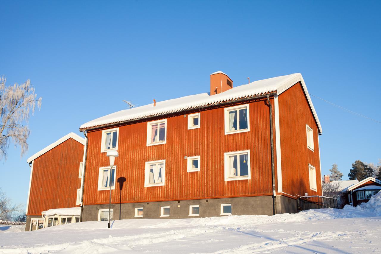 Helsingegarden Hostel Jarvso Exterior photo