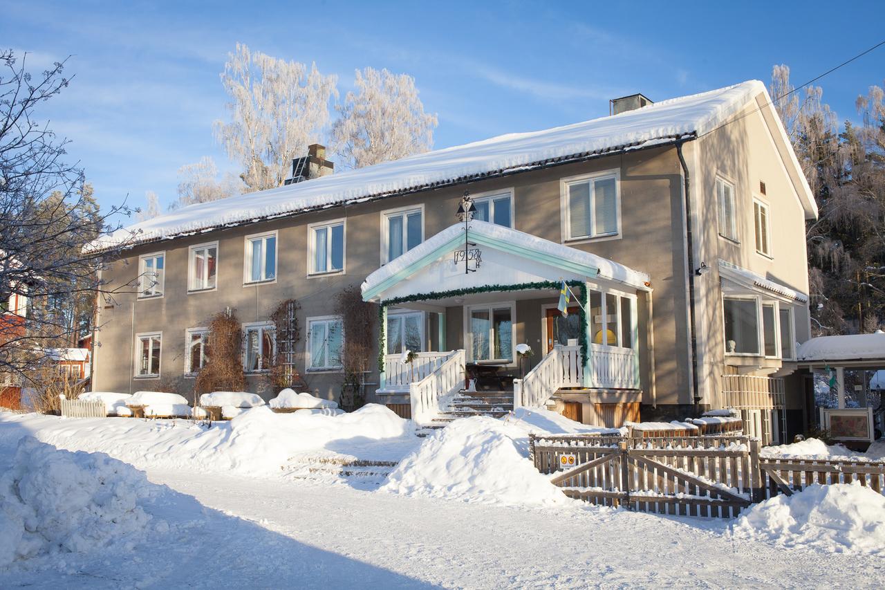 Helsingegarden Hostel Jarvso Exterior photo