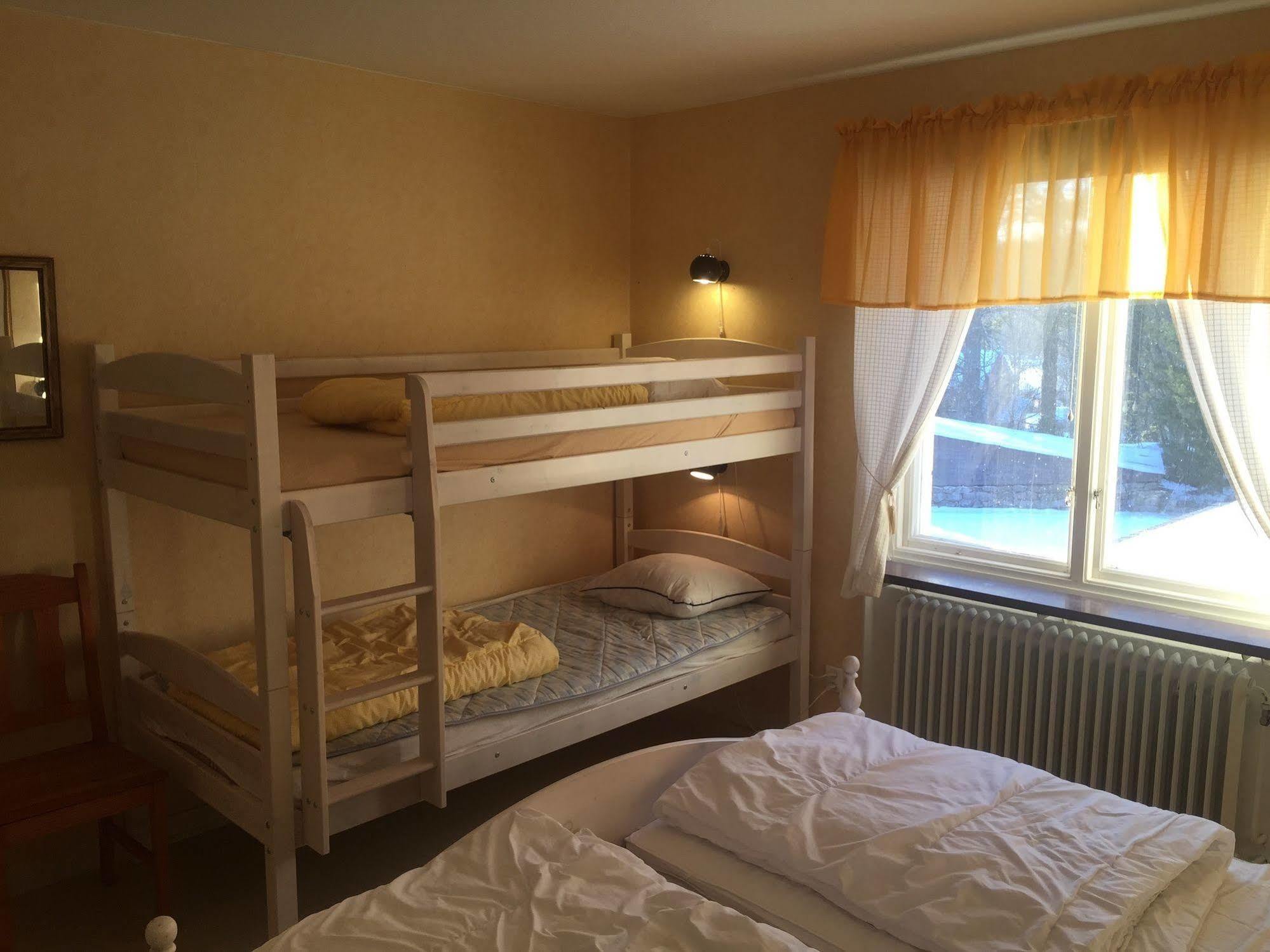 Helsingegarden Hostel Jarvso Exterior photo